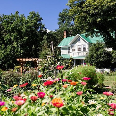 The Mast Farm Inn Banner Elk Exterior photo