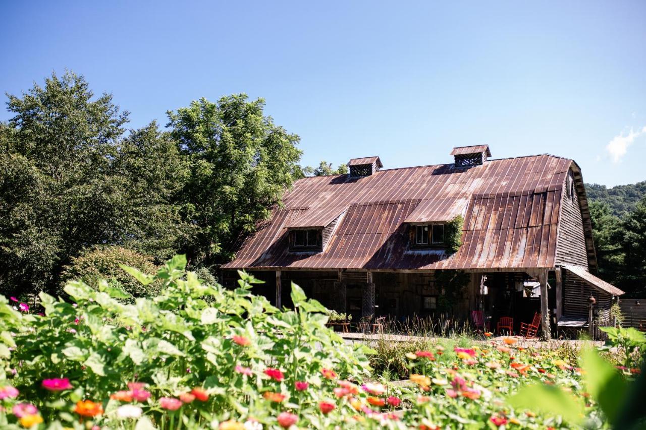 The Mast Farm Inn Banner Elk Exterior photo